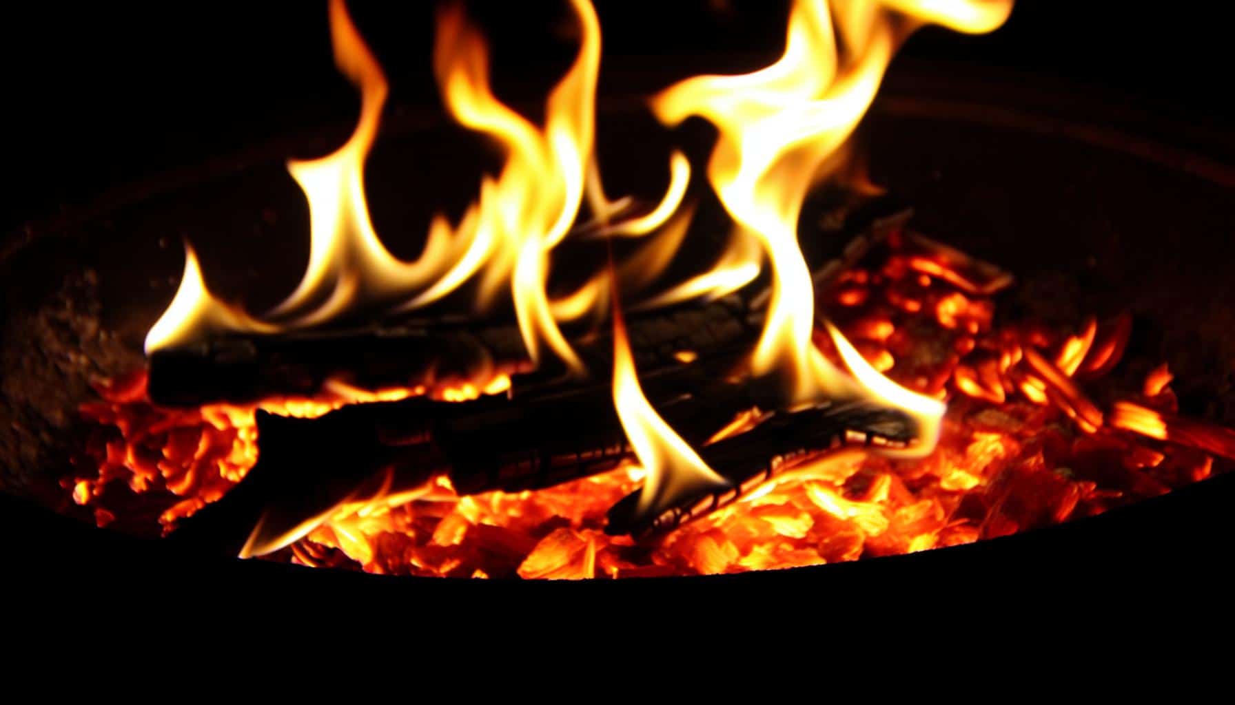 Fascinația flăcărilor: Pasiunea și lumina focului