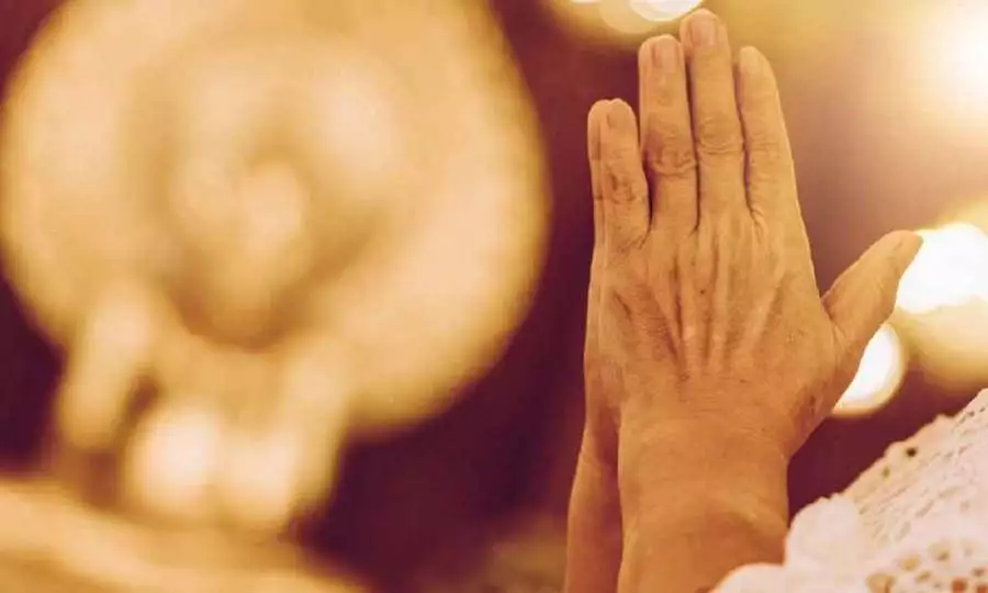 Cum să te concentrezi în timpul rugăciunii și să îți găsești liniștea interioară